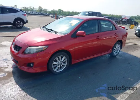 2010 Toyota Corolla S z USA, uszkodzony, nr VIN 2T1BU4EEXAC324489